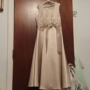 Girls dress